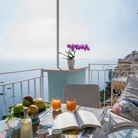Palazzo Talamo 3* بوسيتانو