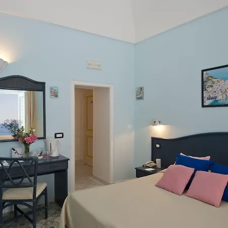 斯皮纳里酒店 3*